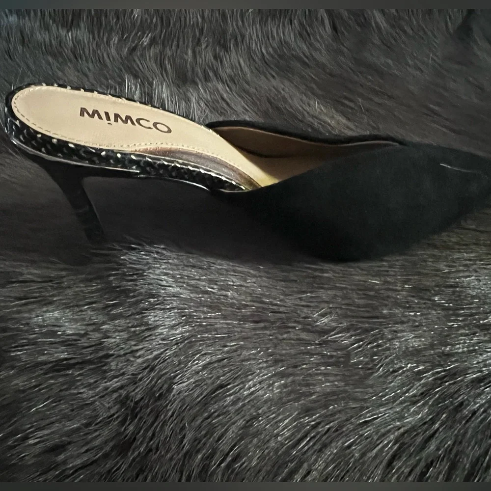 NWOT Mimco suede heels. New not with box Size 36. Black! Heels have gold design. - Picture 4 of 14